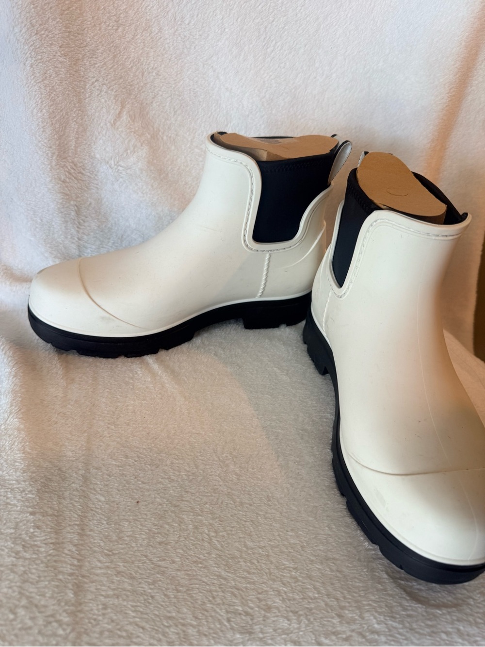 UGG White Chelsea Rain Booties with Black Elastic Panels